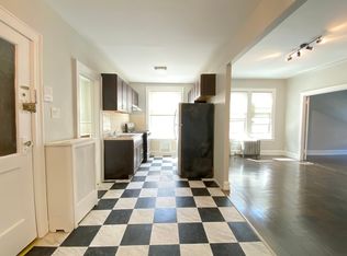 32-64 33rd St #2F, Astoria, NY 11106