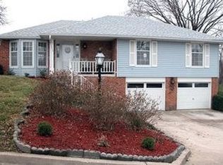 1008 Hillcrest Dr, Boonville, MO 65233