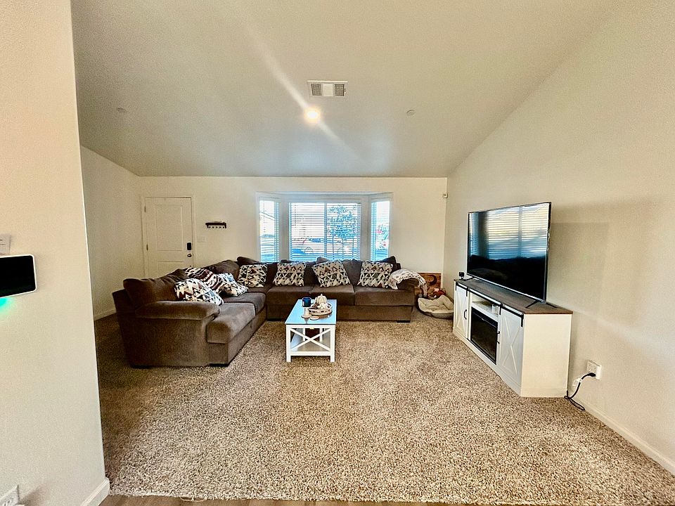 1071 Royal Oak Place, Porterville, CA 93257 Zillow