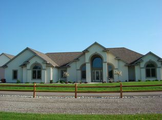 N2689 Weyers Rd, Freedom, WI 54130