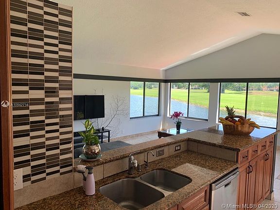 3rd image of 626 Village Lake Dr #626