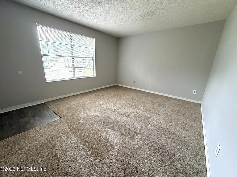 460 Bentwood Ln #C — Photo 2