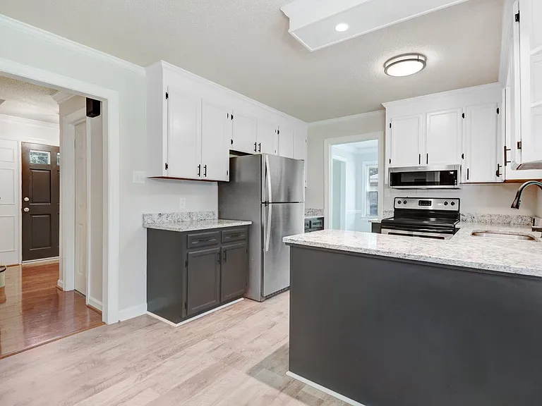 235 S Spence Ave — Photo 18