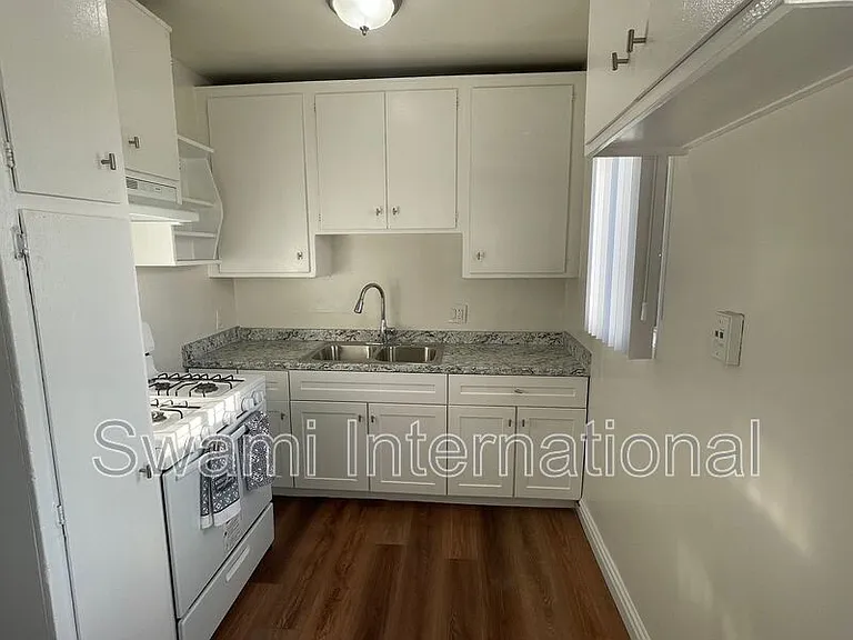 10970 S Figueroa St #7 — Photo 10