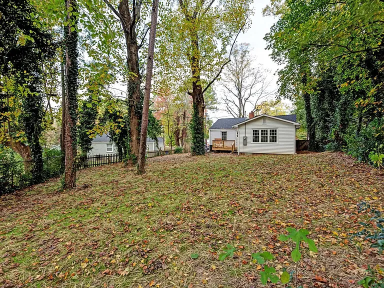 2451 Boone Ave — Photo 18