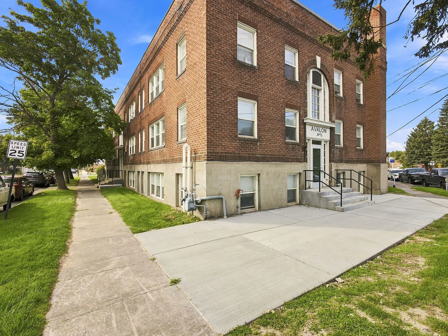 Avalon Apartments — Photo 3