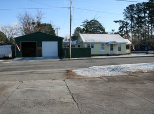 802 N McNair St, Washington, NC 27889