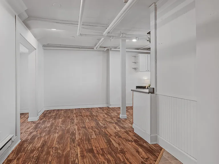 2449 Pillsbury Ave S #1 — Photo 15