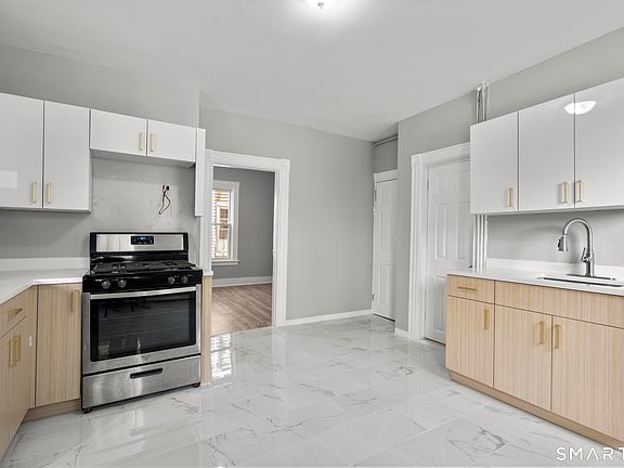 5th image of 30 North Walnut Street