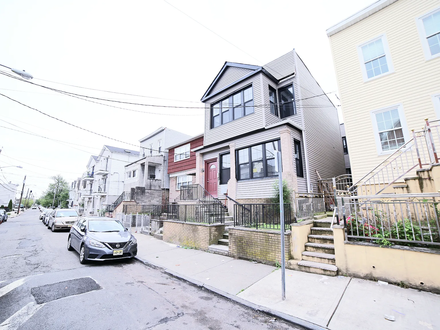 137 Myrtle Ave — Photo 1