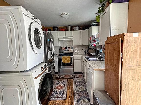 5th image of 250 Heatherwood Dr