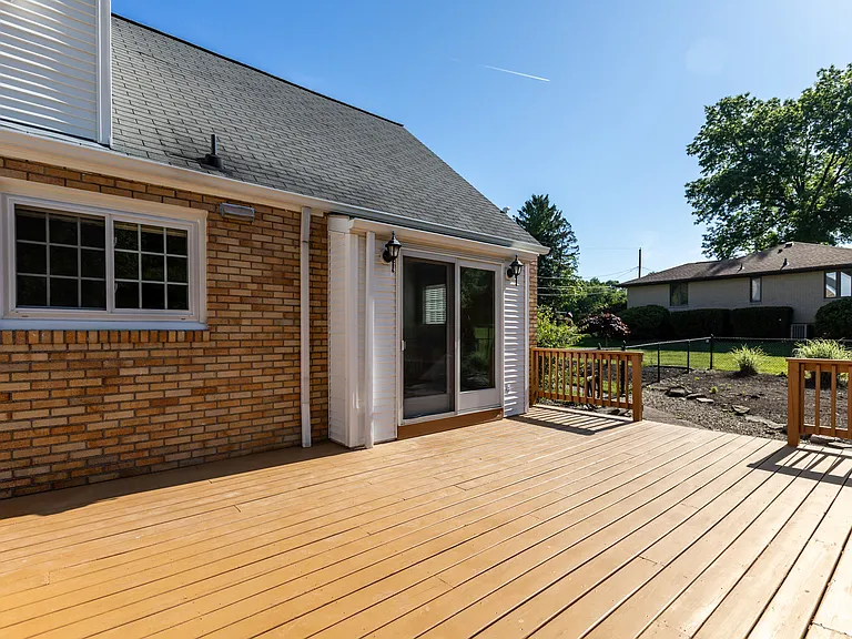 257 Moreland Rd — Photo 20