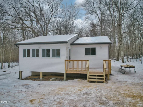 164 Westwood Dr, Dingmans Ferry, PA 18328