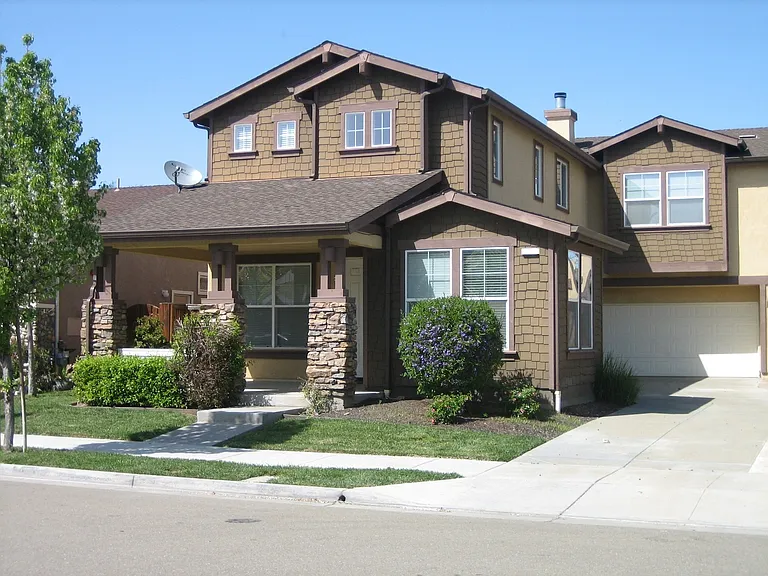 Finn Way — Photo 1