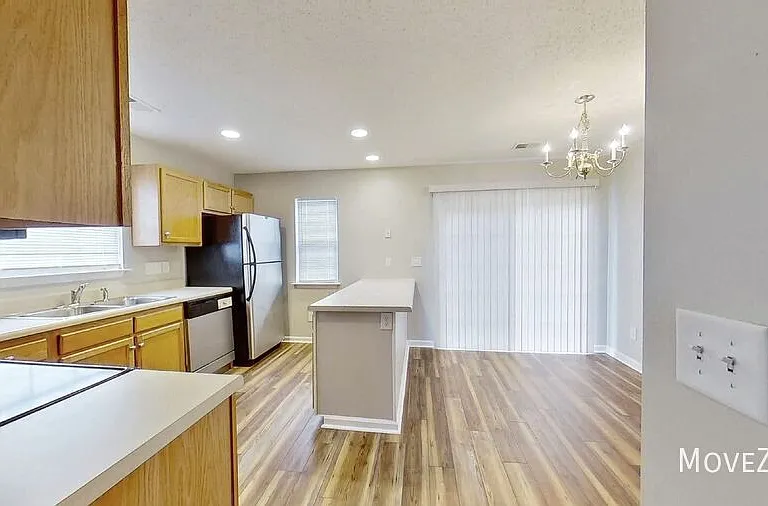 255 Luzelle Dr — Photo 14