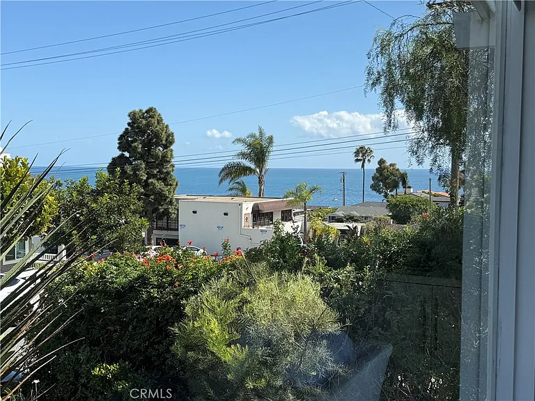 234 La Brea St — Photo 3