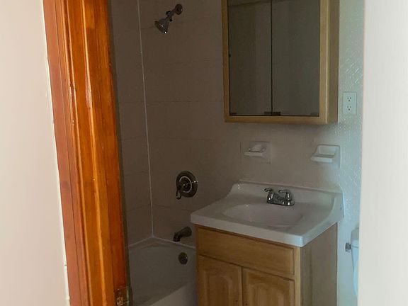 4th image of 1219 Tinton Ave #2