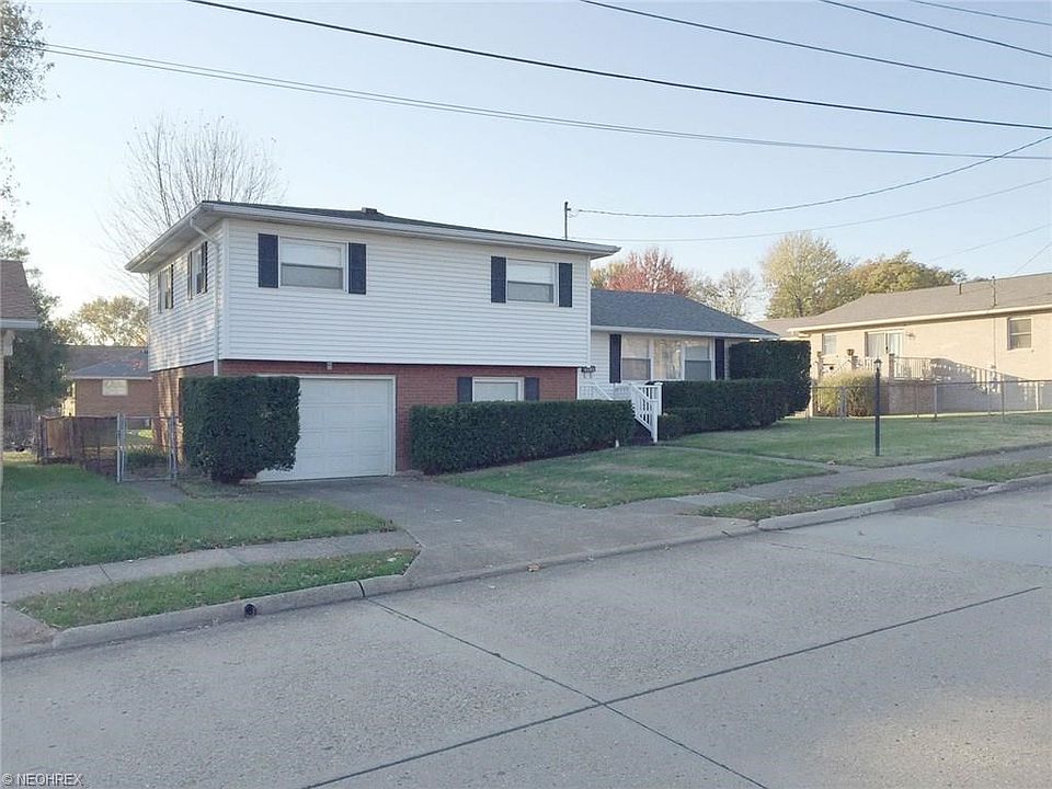 1st image of 2102 Capital Dr