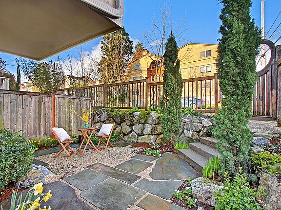 beautiful Courtyard Garden