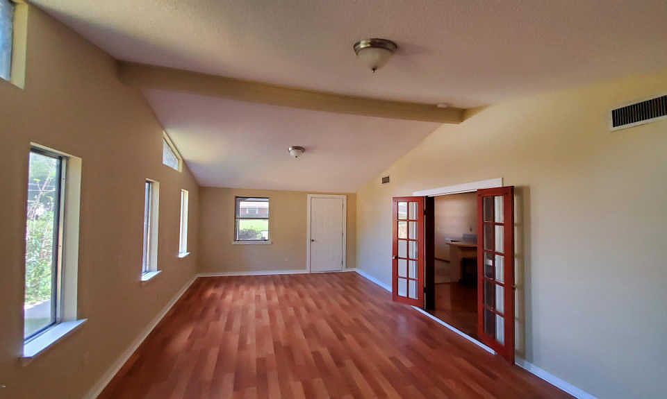 2nd image of 2326 W Courtney Dr