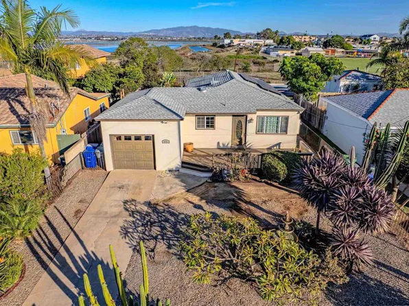 425 8th St, Imperial Beach, CA 91932