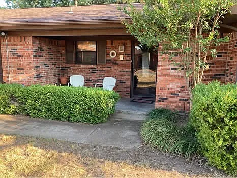 4 bed, 1520 sqft, $1,800 — Photo 1