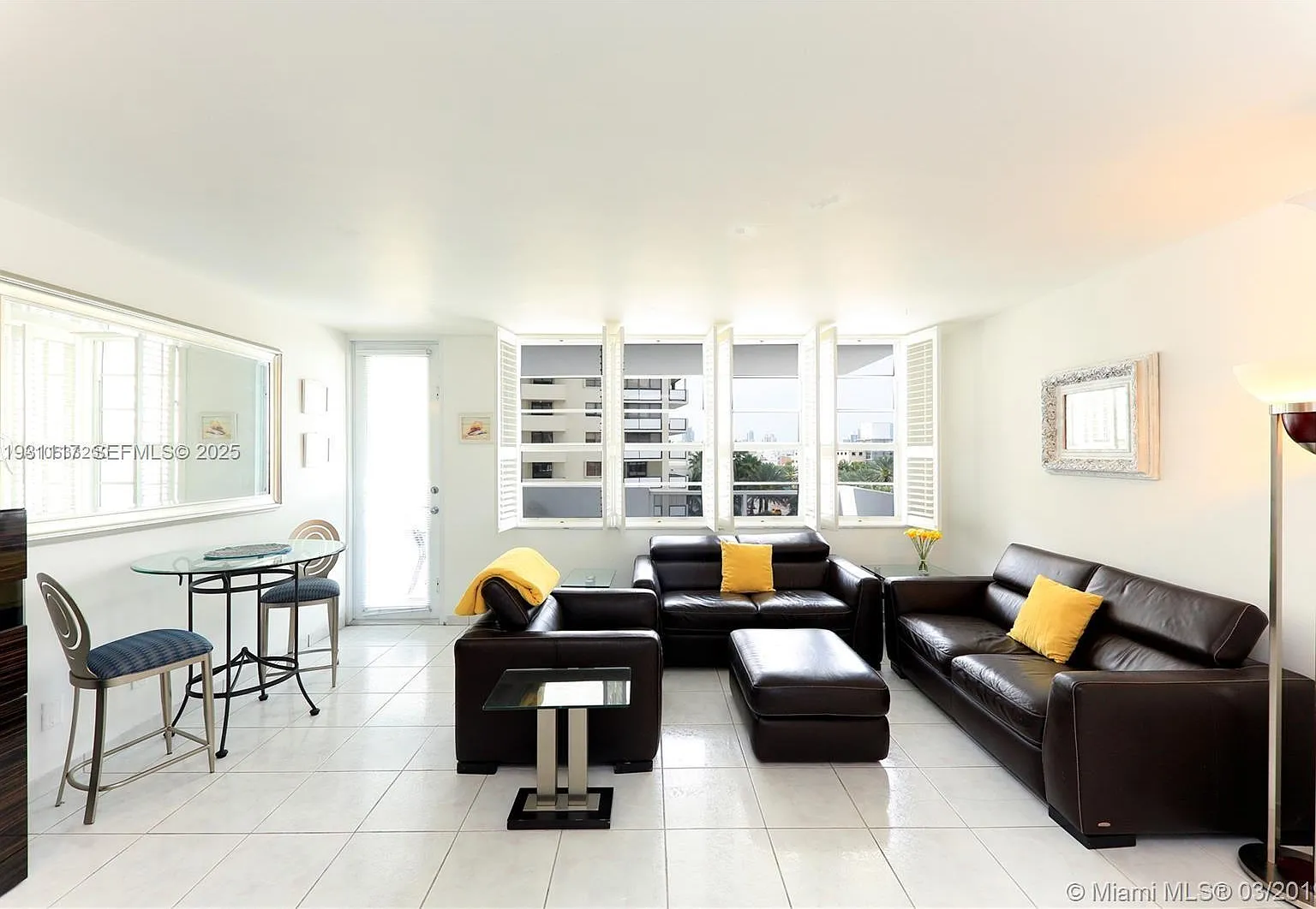 The Decoplage Condo — Photo 1