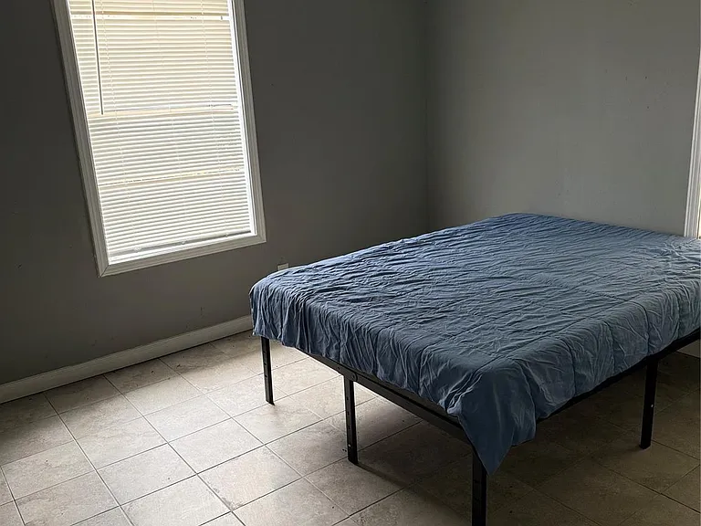 328 Garland St — Photo 8