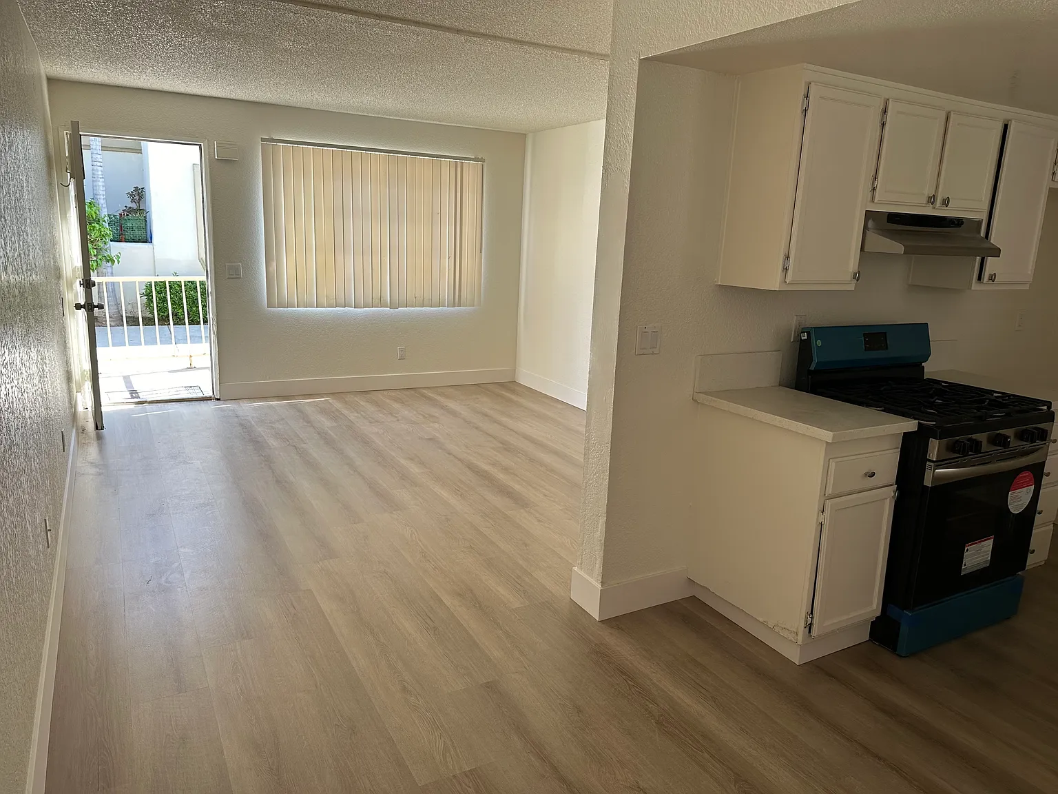 2 bed, 882 sqft, $2,250 — Photo 3