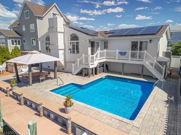 1955 Pinta Ct, Toms River, NJ 08753