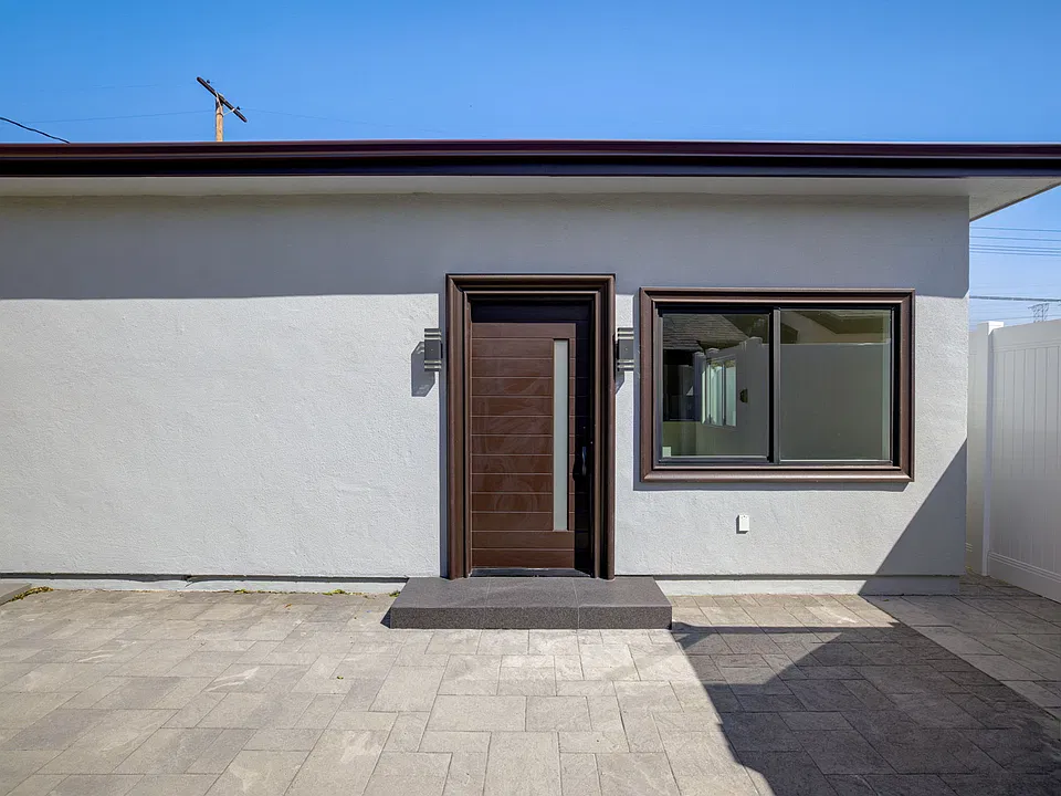 10924 Garden Grove Ave