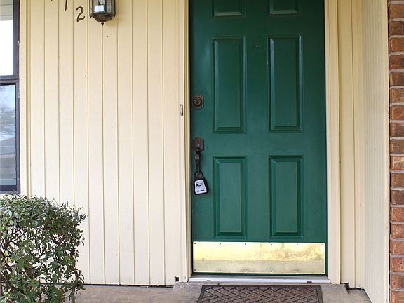 2nd image of 712 Prairie Wind Blvd