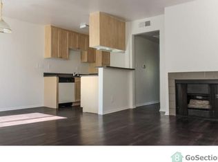 21618 Saticoy St #205, Canoga Park, CA 91304