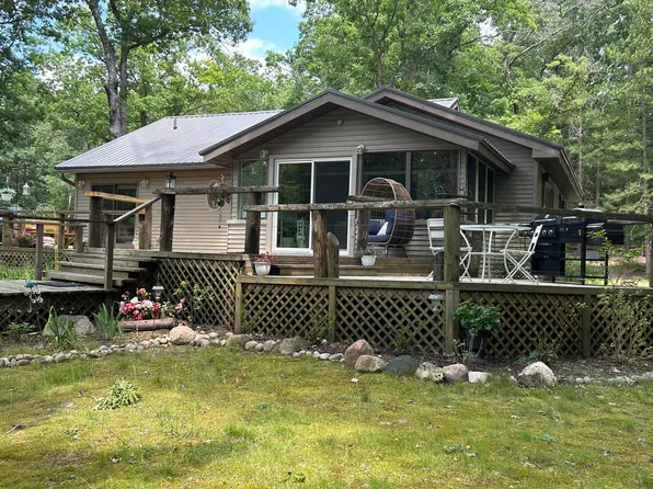 9629 N Kings Point, Irons, MI 49644
