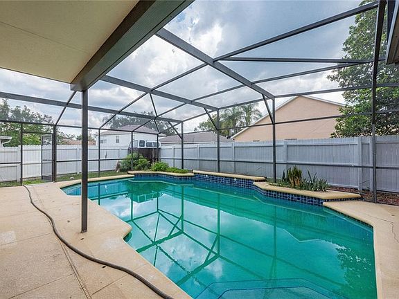 3rd image of 4428 Stonefield Dr