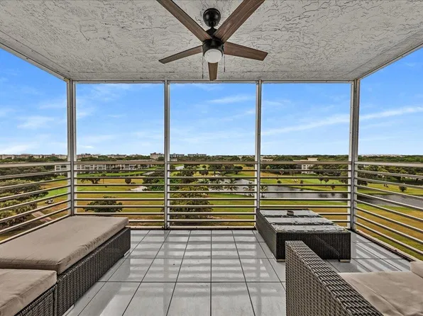 3520 Oaks Way #904, Pompano Beach, FL 33069