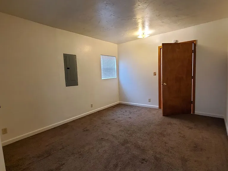 212 Grove St — Photo 11