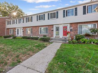 23342 Edsel Ford Ct, Saint Clair Shores, MI