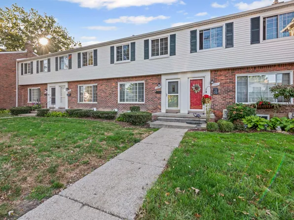 23342 Edsel Ford Ct, Saint Clair Shores, MI 48080
