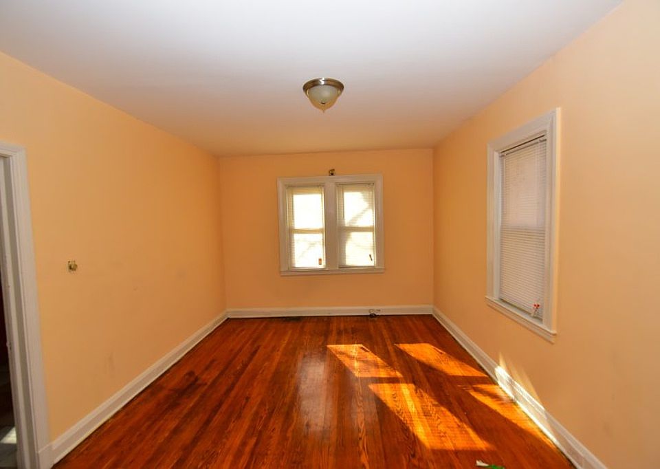 2nd image of 20 N Rosedale St