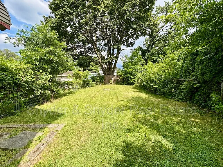 2307 & 2309 SW 22nd St SW — Photo 17