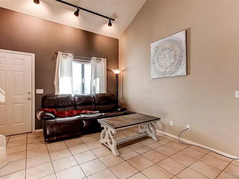 23527 Broadmoor Dr — Photo 10