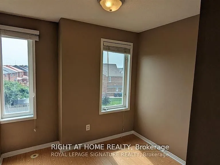 4869 Half Moon Grv #27 — Photo 23