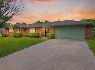 505 Patterson St, Bowie, TX 76230