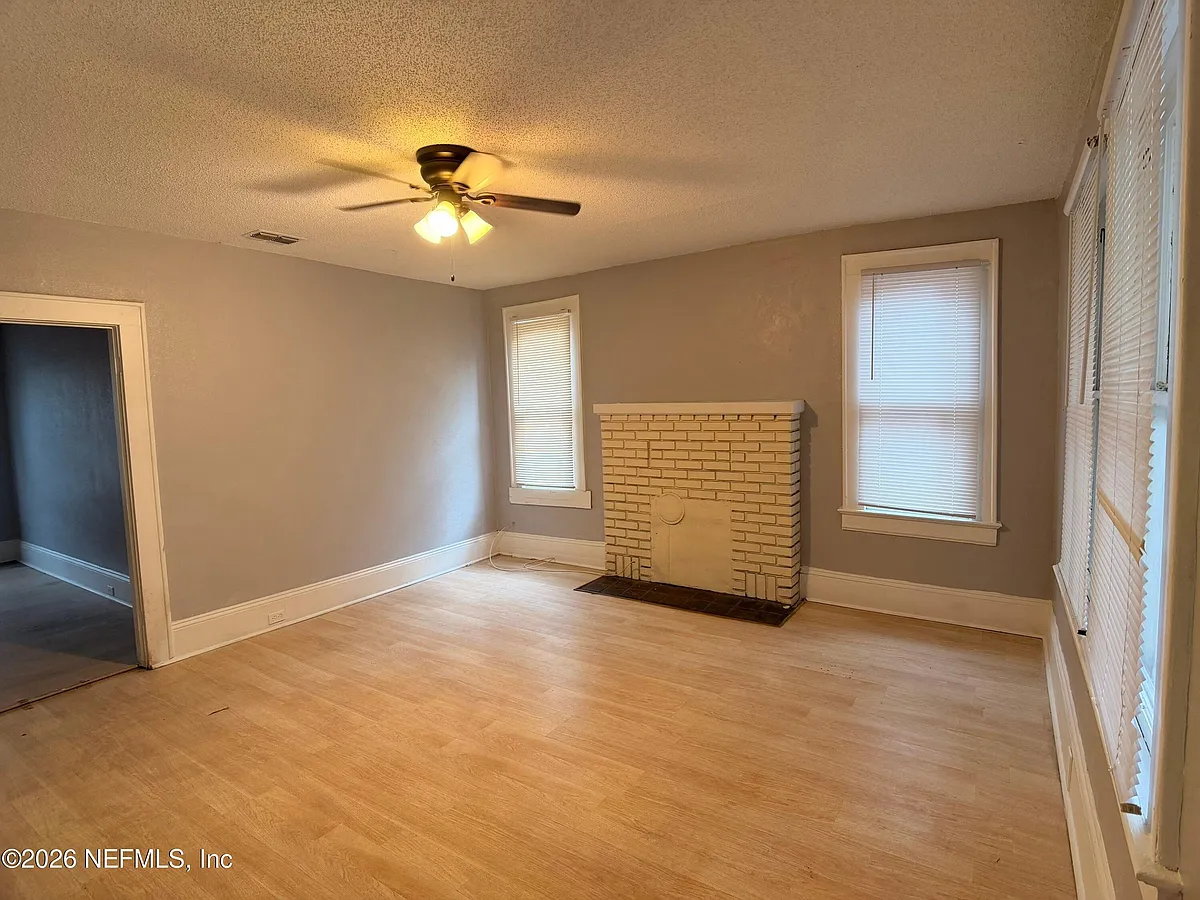Building Photo - 511 Ivy St