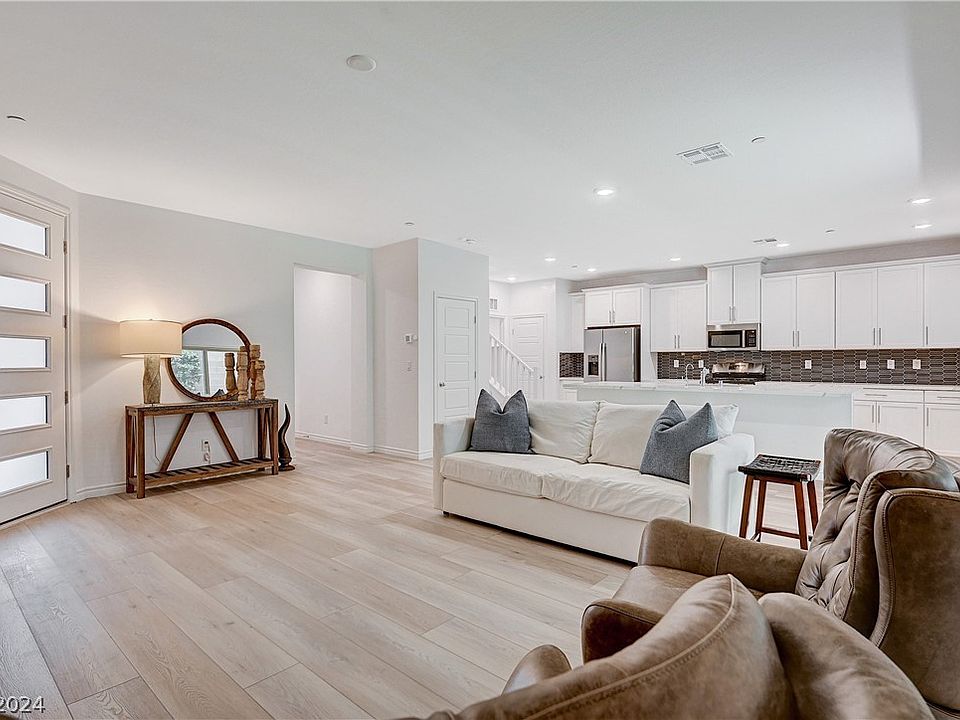 1st image of 600 N Carriage Hill Dr #1163