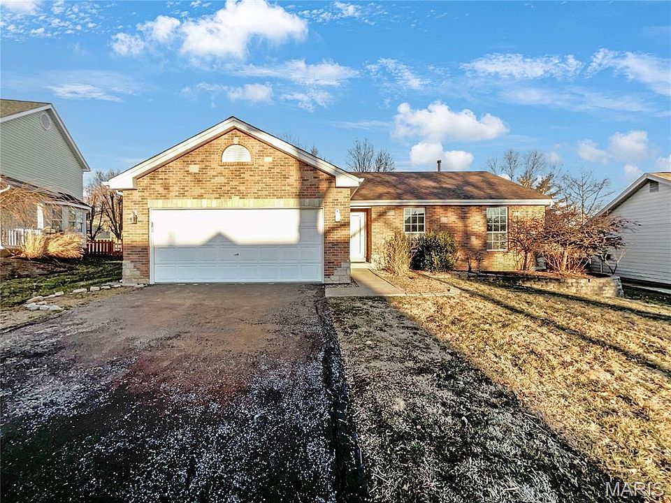 1st image of 4024 French Oak Ln