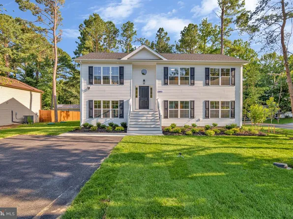 1097 San Angelo Dr, Lusby, MD 20657