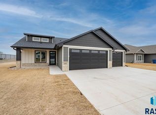 300 S Quartzite Ave, Tea, SD 57064