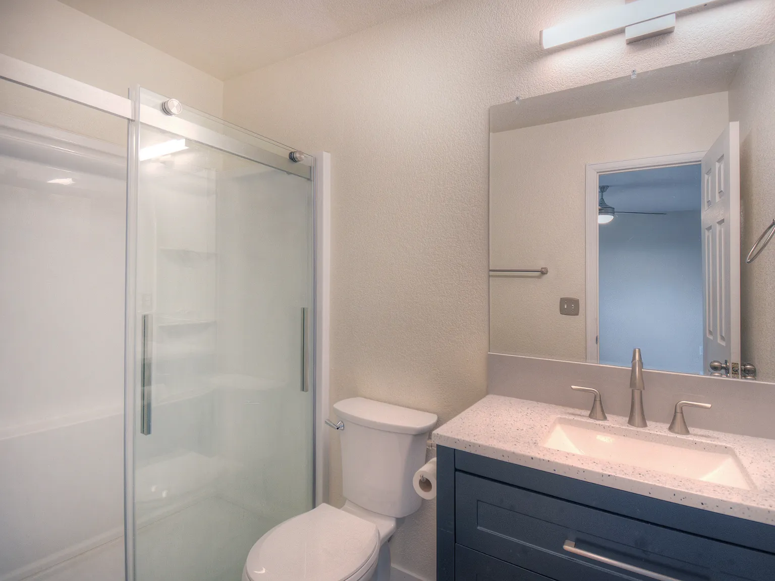 3 bed, 2.5 bath, 2136 sqft, $2,600 — Photo 2